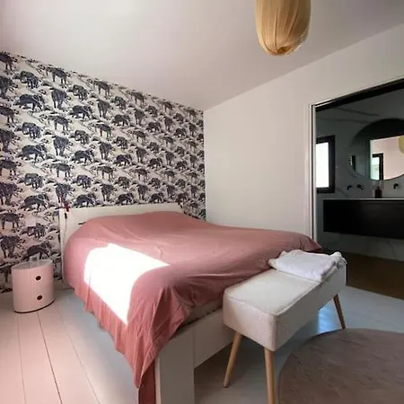 Maison Avec Piscine Au Centre Du Quartier De Cauderan Villa *